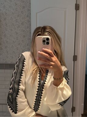 Silk Kobi Halperin top with beautiful black detailing in size XL